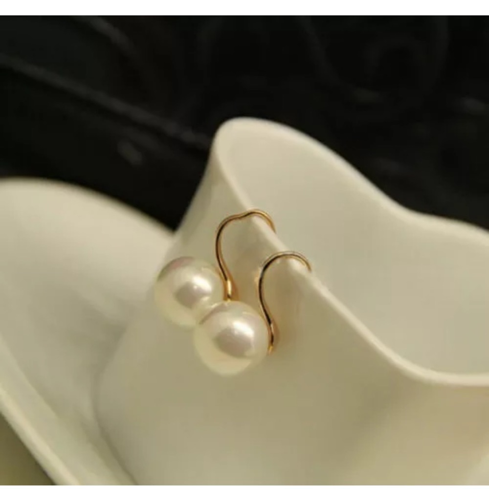 Elegant Pearl Crystal Rhinestone Stud Earrings - Picture 2 of 5